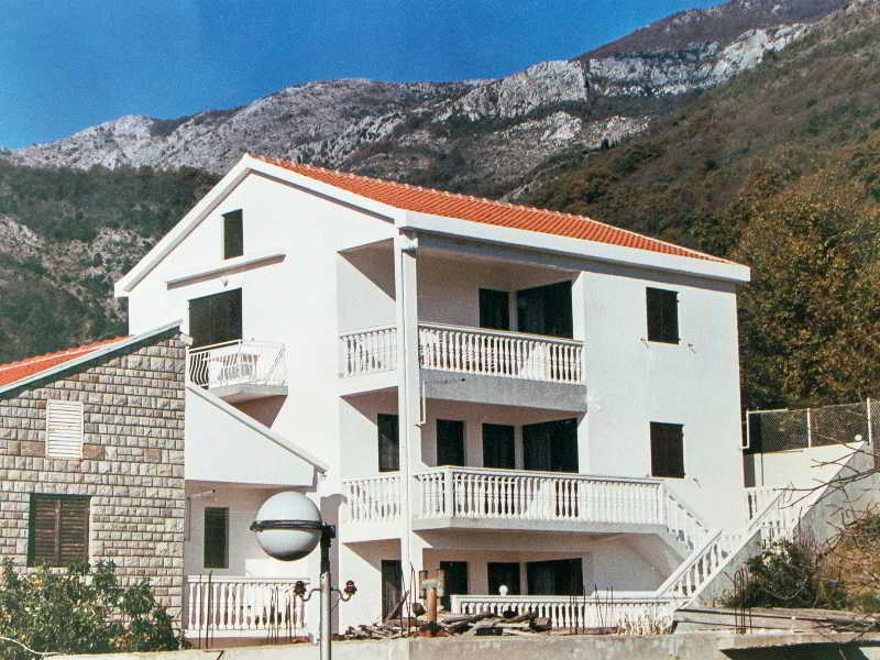 Guest House 4M Petrovac Exterior photo